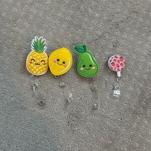 Set of 4 badge reels